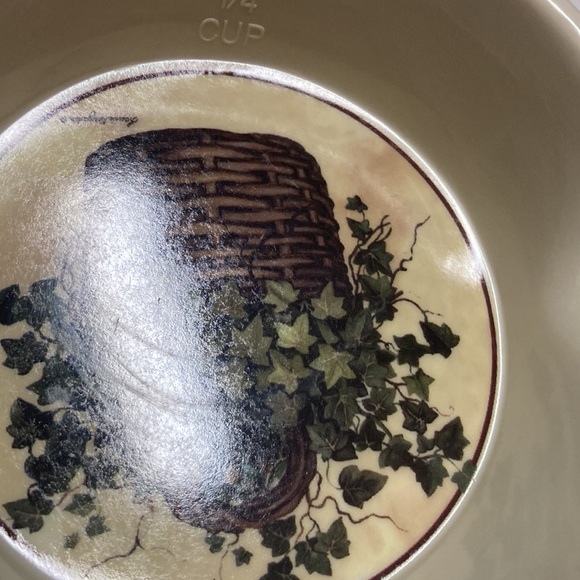 Vintage Range Kleen Spoon Rest, Ladle and 1/4 Cup Measure with Basket of Ivy - Picture 5 of 7